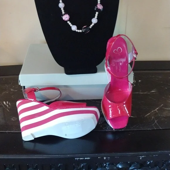 Jessica Simpson Sandals - Picture 4 of 10